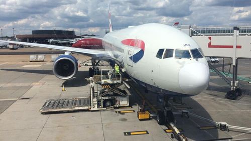 Traficul aerian internaţional de pasageri a scăzut cu 89% în februarie, faţă de aceeaşi lună a anului 2020