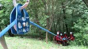 Salvamont România: 14 intervenţii în ultimele 24 de ore, au fost salvate 21 de persoane / Cinci turişti au fost răniţi şi doi au murit