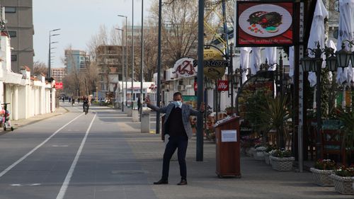 GALERIE FOTO Cum arată stațiunea Mamaia înainte de Paște: Mai curat decât anii trecuți, distanțare fizică și plaje lățite cu 150 metri