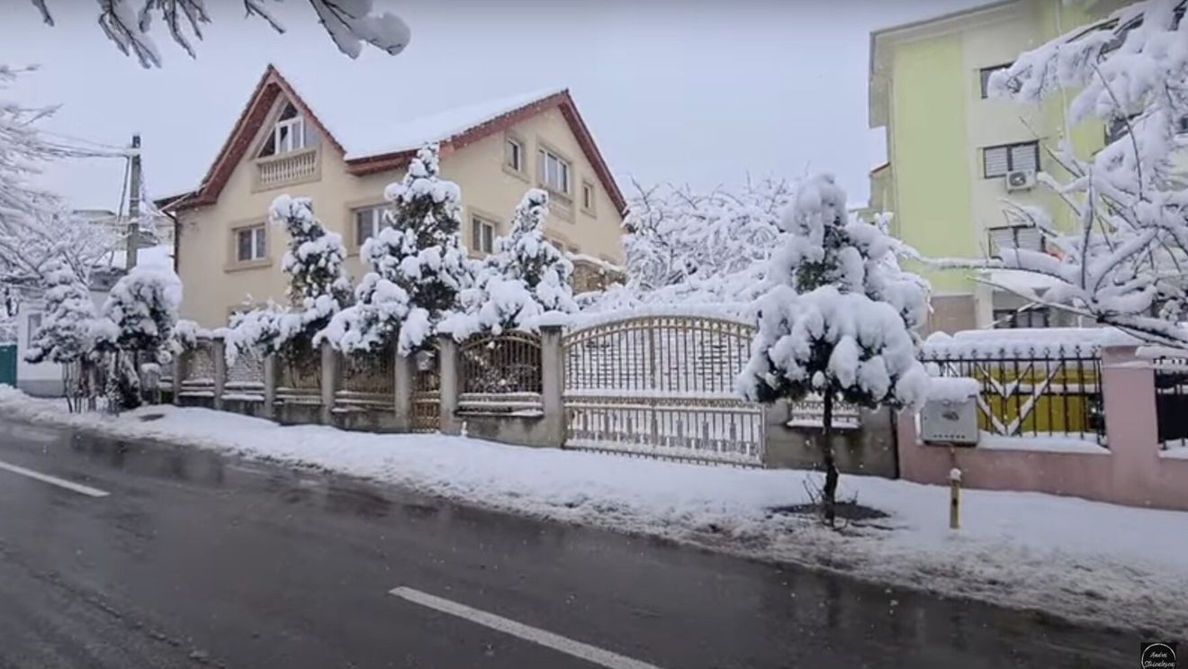 Primăria Craiova: 72 de utilaje sunt pregătite să intervină pe timpul nopții pentru deszăpezire și combatere a poleiului