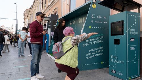 Cluj: Stația SMART de bus care te încurajează să faci mișcare.  Primești un bilet gratuit dacă faci 20 de genuflexiuni