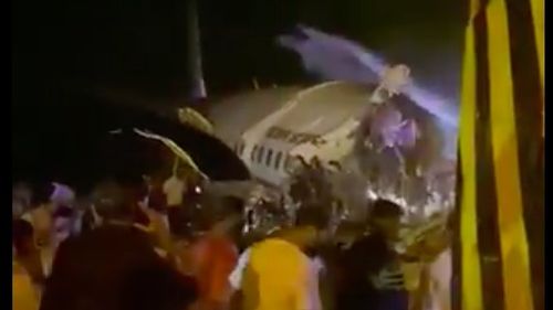 Un avion Boeing 737 al companiei Air India s-a prăbușit la aterizare, cu 191 de oameni la bord