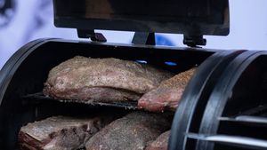 Ministrul Daea, întrebat cât va costa carnea de porc de sărbători: „Nu-i mic prețul, dar în orice caz cel mai mic din Uniunea Europeană / Prețurile vor fi prețuri de respect pentru munca fiecăruia”