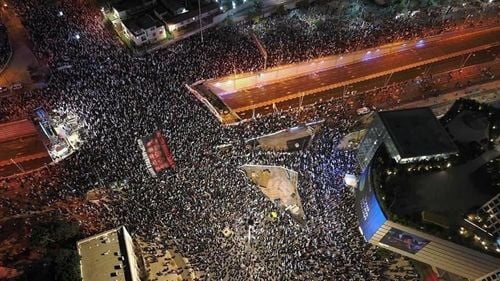 Curtea Supremă din Israel anulează o componentă cheie a controversatei reforme judiciare a premierului Netanyahu, care a declanșat proteste de amploare în societatea israeliană