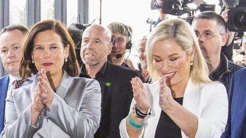 Sinn Fein, partid separatist, aripa politică a Armatei Republicane Irlandeze (IRA), pentru prima oară cel mai mare partid în provincia britanică Irlanda de Nord