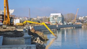 FOTO Cum arată faleza din Tulcea, cu șapte luni înainte de termenul de finalizare/ Cât a costat reabilitarea uneia dintre cele mai cunoscute promenade din țară, în degradare de peste 20 de ani