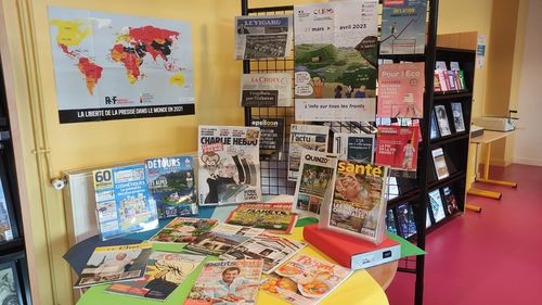 Săptămâna Presei în școlile din Franța. Informarea corectă, prezentată copiilor de jurnaliști, la clasă, ca o acțiune ”pe mai multe fronturi”, în contextul războiului din Ucraina
