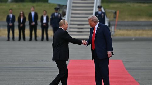 Trump, după discuția cu Vladimir Putin: „Vreau să-ți închei războiul”. Ucraina e „înfrântă militar”