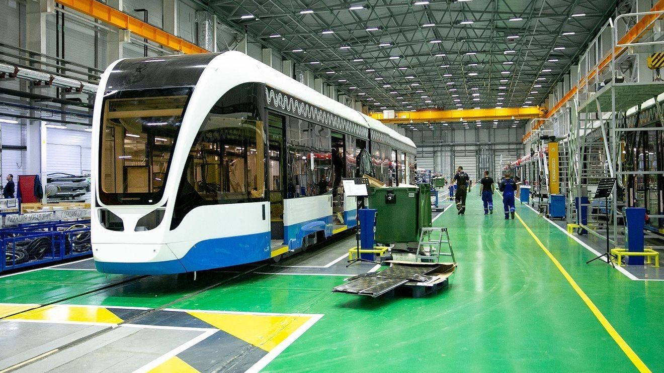 EXCLUSIV Cum a câștigat controversatul afacerist Gruia Stoica o licitație la Primăria Capitalei pentru a livra tramvaie rusești la preț triplu față de cel din Rusia / STB refuză să cumpere tramvaiele / Licitația a fost în mandatul Gabrielei Firea