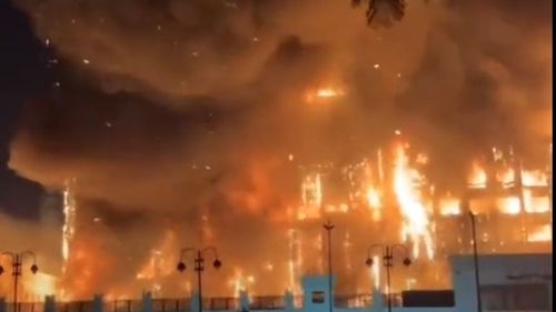 Incendiu uriaș în Ismailia, pe Canalul Suez, cel puțin 25 de răniți