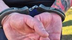 Bărbatul din Hunedoara care a tras cu arma în fosta sa familie a fost reţinut de poliţişti / E acuzat de tentativă de omor