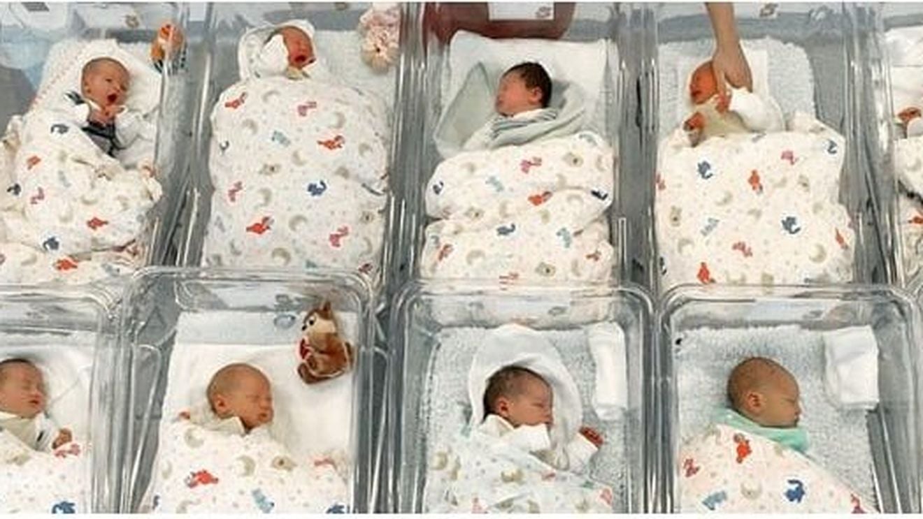 Italia: nou record negativ al natalității, pandemia golește leagănele maternităților