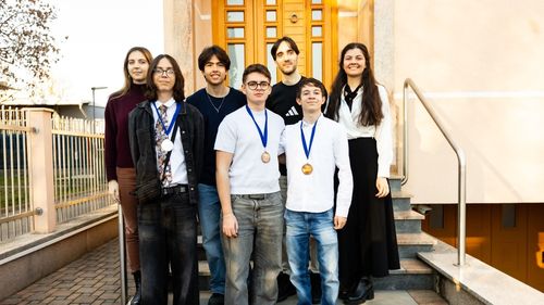 Elevi medaliaţi la Olimpiada Internaţională de Iarnă de Inteligenţă Artificială/ Ţoiu: Sunt cei mai buni ambasadori
