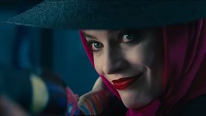 Actrița Margot Robbie susține că personajul negativ inițial al filmului Birds of Prey trebuia să fie ”Pinguinul” / Matt Reeves, regizorul serialului The Penguin, a cerut schimbarea acestuia pentru ca personajul să poată apărea în exclusivitate în producția sa