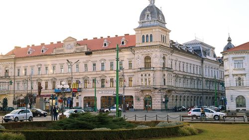 Centrul municipiului Arad va fi pavat cu granit. Lucrarea costă 17 milioane de lei