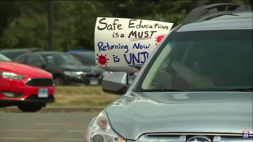 Lupta sindicală din învățământ, în Germania, Franța, Marea Britanie, Spania și SUA: acțiunile organizațiilor de profesori în pandemie, de la proteste auto la acțiuni în instanță împotriva autorităților