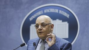 Măsuri fără precedent anunțate de Raed Arafat: Adunările mai mari de 1.000 de persoane au fost interzise/ Cele sub o mie vor fi analizate de la caz la caz