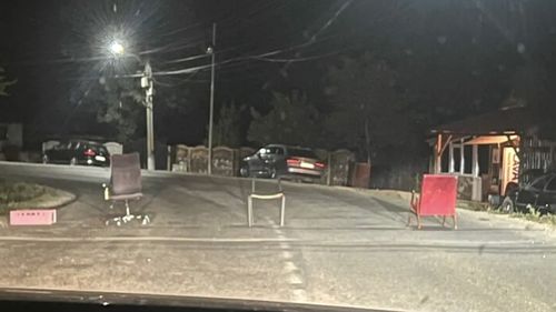 Drum judeţean din Prahova, blocat cu scaune/ Poliţia a demarat o anchetă