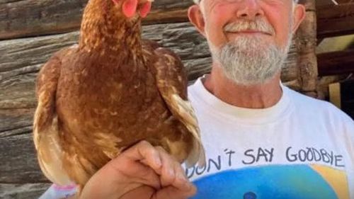 Planul B: Un italian de 68 de ani pleacă din Milano și se stabilește într-o cabană, la 1.300 de metri / A luat cu el peste 15.000 de volume / ”Am deschis librăria independentă aflată la cea mai mare altitudine din Italia"