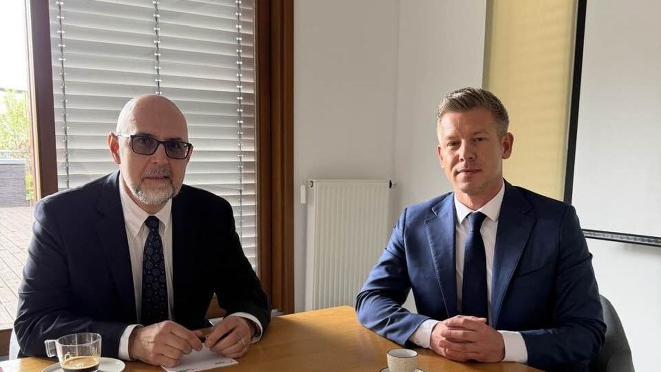 Kelemen Hunor: UDMR nu a primit fonduri de la Guvernul maghiar. Eu susţin un audit / A fost o discuție foarte constructivă cu Peter Magyar. Am stabilit că trecutul rămâne în spate