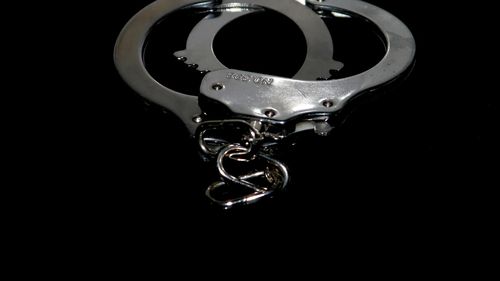 Un bărbat de 26 de ani este principalul suspect în cazul morţii a două femei în Constanța / Trupurile neînsufleţite au fost găsite într-un apartament din Mamaia şi pe un câmp