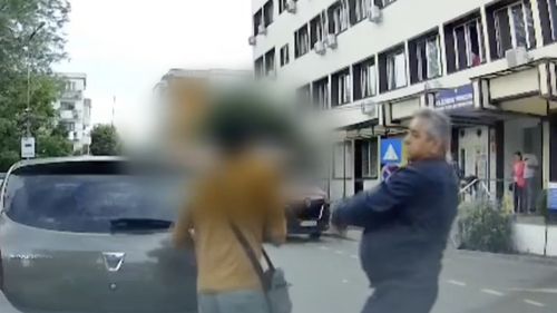 Livrator din Sri Lanka, agresat de un agent de pază în curtea Spitalului Județean Arad / Soția româncă a livratorului susține că acesta s-a confruntat și în trecut cu remarci legate de culoarea pielii 