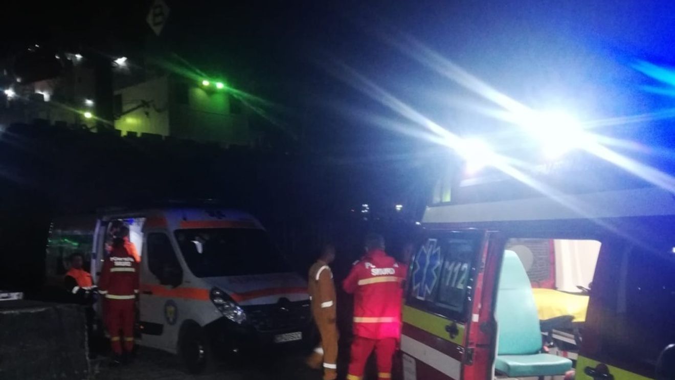 ARSVOM a intervenit pentru preluarea comandantului unei nave care era suspect de infarct / Bărbatul a fost adus în stare stabilă la cheu şi preluat de echipajele medicale