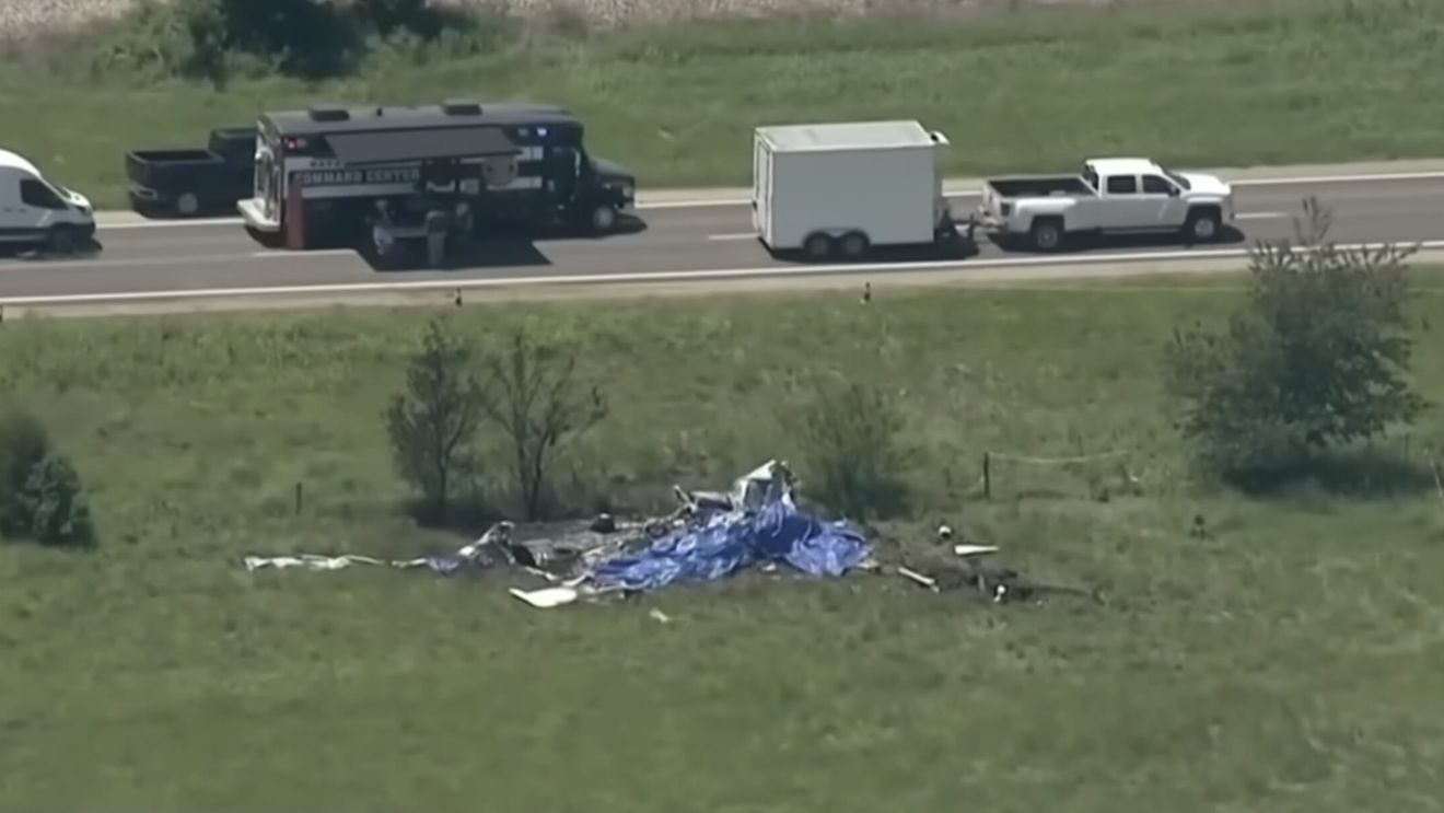 Un avion pentru parașutism s-a prăbușit în Franța, dumunică, 11 persoane pierzându-și viața / Săptămână tragică pentru aviație, întrucât două avioane militare, un avion pentru parașutism și un avion charter s-au prăbușit în decurs de patru zile