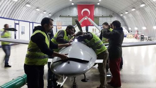 Ce înseamnă cumpărarea companiei Piaggio Aerospace de către producătorul turcesc de drone, deținut de ginerele lui Erdogan