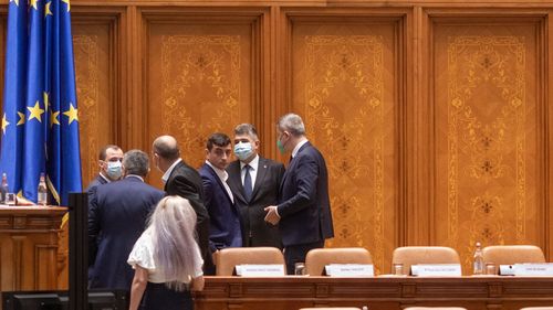 Barna: Majoritatea PSD-PNL profită de violenţa AUR pentru a bloca o moţiune / Simion: Domnule Barna, vedeţi că tocmai rămâneţi fără partid!