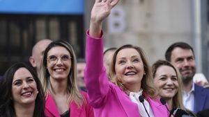 Elena Lasconi, după ce a fost acuzată că a mâncat panseluţele decor dintr-o supă: ”Nu se mai vedea exact cum a fost ea prezentată”