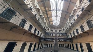 Peste 30.000 de deținuți și angajați din penitenciarele americane, depistați cu coronavirus