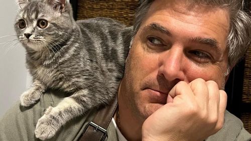 Exclusiv | Interviu cu Mircea Radu: ,,Studiile arată că persoanele cu animale de companie au tensiune arterială mai mică și un nivel redus de colesterol.’’ Despre dorințe, pisici și iubirea sinceră a animalelor (VIDEO)