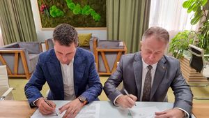 Tánczos Barna anunță echipamente noi pentru controalele gărzilor de mediu/ Ministrul Mediului a semnat contractul de 13 milioane de euro