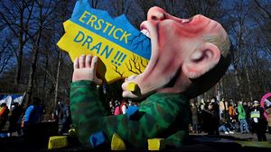 Ziua 22 de război. UE denunță „crimele de război” ale Rusiei / Biden, despre Vladimir Putin: Dictator ucigaș / SUA amenință că vor impune „costuri” Chinei