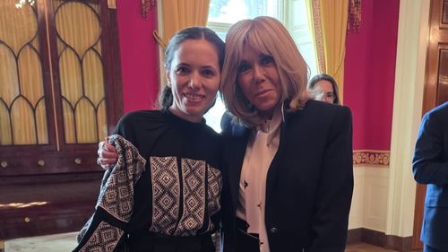 Ținutele Mirabelei Grădinaru, în SUA, creații ale Irinei Schrotter: Ne bucurăm să vedem produsele noastre purtate și apreciate într-un astfel de moment