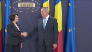Premierul Ciucă, întâlnire cu premierul Republicii Moldova: România va continua să acorde sprijin Moldovei pe mai multe planuri - energetic, economic, pentru gestionarea crizei umanitare, dar și pentru a parcurge drumul pro-european pe care s-a angajat