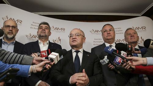 Boc: E sănătos să se separe apele între PNL și PSD. Am pierdut enorm că am stat prea mult împreună