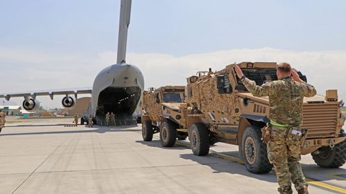 The Times: Marea Britanie elaborează planuri pentru a trimite vehicule blindate în Ucraina / ”Pot înfrânge armata rusă? Eventual. Depinde de ce ajutor putem oferi cu toții”