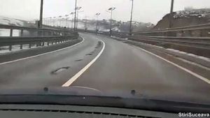 VIDEO Şoseaua de centură a Sucevei s-a umplut de gropi la un an de la inaugurare / Drumarii: Întregul obiectiv este în perioada de garanţie, lucrările de reparaţii vor fi executate de constructor