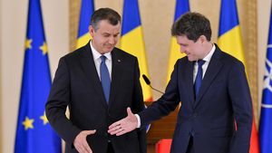 Președintele Dan a semnat decretul de desemnare a lui Eugen Tomac candidat la funcția de premier. Tomac are 10 zile la dispoziție să ceară votul Parlamentului