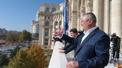 Nicolae Ciucă a recunoscut că a fost membru al Partidului Comunist Român de la 19 ani, dar ”nu am fost niciodată comunist”. El a răspuns la o întrebare pusă de Marcel Ciolacu / Nu am plagiat la doctorat