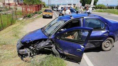 Şase adulţi şi un bebeluş, transportaţi la spital în urma unui accident produs în Cluj-Napoca