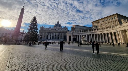 VIDEO Funeraliile fostului papă Benedict al XVI-lea au avut loc joi la Vatican / Cinci lucruri mai puțin cunoscute despre cel mai mic, dar poate cel mai bogat stat din lume
