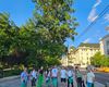 FOTO REPORTAJ | Clean-up comunitar pe Bulevardul Regina Elisabeta: cum s-au dezvoltat, după doi ani, copacii plantați prin proiectul civic „Coroană Verde”, care va uni într-o zi coroanele arborilor din centrul Capitalei