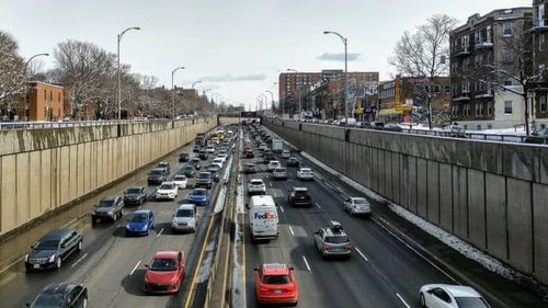 Tarifele impuse de SUA ameninţă industria auto din Canada cu un "Carmageddon"