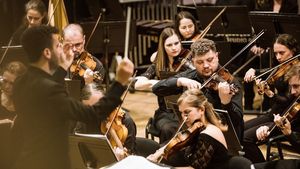 Concert extraordinar „Rock meets the Philharmonic”, pe 27 iunie, în Cetatea Medievală din Târgu Mureș