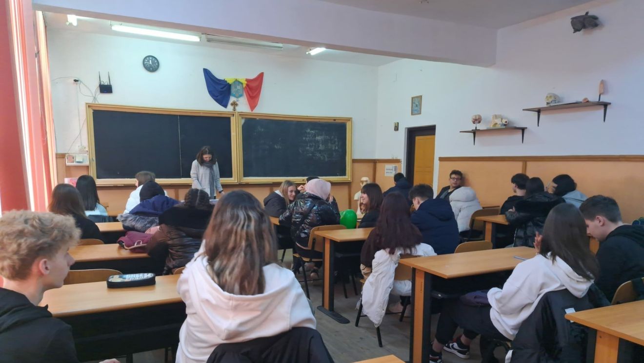 Ministerul Educaţiei a lansat în consultare Regulamentul în învăţământul preuniversitar şi Statutul elevului/ Se introduc sancţiuni