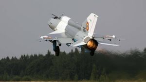 Primar PSD din Vaslui, declarații hilare despre avioanele militare care se antrenează deasupra comunei:  „Au risipit norii de ploaie. Nesimțirea n-are limite? Ori că stau la bază, ori că umblă pe sus, nu tot salariul acela îl iau?”