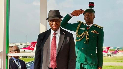 Președintele Liberiei își reduce salariul cu 40% și va ajunge la 8.000 de dolari pe an